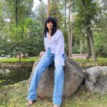 Tina Kandelaki Instagram - Что вы выбираете: финансовую независимость или «удачно выйти замуж»? Совет каждой женщине — не выбирайте, а сфокусируйтесь на себе и своей свободе. Первое и главное, чего должна достичь каждая девушка как можно скорее, — стать финансово независимой и самостоятельной. Это вопрос не только денег, но и личного достоинства, самоценности и реализации. Обретите навыки и профессию, которые позволят жить комфортно и кормить себя. А иногда — не только себя. Свобода, в том числе финансовая, — это сексуально, современно и уважаемо. Вот что действительно привлекательно — действующий и стремящийся человек, чей труд ценится и оплачивается.