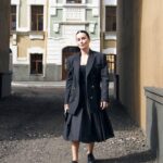 Tina Kandelaki Instagram - Вызываю всех модных экспертов на последнюю #БитвуЛуков прямиком из летних дней 🔥 Выбирайте сердцем и голосуйте в комментариях!