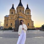 Tina Kandelaki Instagram - Самая отпускная #БитваЛуков 🔥 Выбирайте лук, который запал в сердце, и голосуйте!
