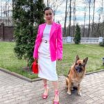 Tina Kandelaki Instagram - Эта Барби любит розовый! #БитваЛуков сегодня про самый горячий тренд последних месяцев 🔥 Выбирайте любимый образ)