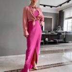Tina Kandelaki Instagram - Эта Барби любит розовый! #БитваЛуков сегодня про самый горячий тренд последних месяцев 🔥 Выбирайте любимый образ)