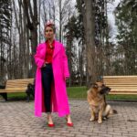 Tina Kandelaki Instagram - Эта Барби любит розовый! #БитваЛуков сегодня про самый горячий тренд последних месяцев 🔥 Выбирайте любимый образ)