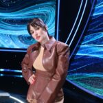 Tina Kandelaki Instagram - На съемках Умнее всех канала Пятница @fridaytv без ретуши и фильтров. Челке быть? Макияж и фото @samira.muah_