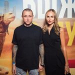 Tina Kandelaki Instagram - Вчерашняя премьера "Выжить в Дубае" собрала полный кинотеатр, все досидели до конца, а теперь, на минуту, представьте, что же будет, если мы снимем кино такое же поразительное, как это реалити 😉 Как справедливо заметила Сусанна Альперина, не хватило только одной фразы моего начальника Жарова Александра Александровича, что он пришёл дать нам Волю.  Хочу добавить только одно слово "телевидению", потому что именно телевидению эта воля к творчеству нужна была давно. И в нашей команде она абсолютно точно есть, поэтому хочу поблагодарить всех: Бориса Ханчаляна @boris_khanchalyan , Аркадия Водахова @yellohood , Костю Обухова @kostya_obukhov , Севу Жарова, наших блистательных Пашу @pavelvolyaofficial и Ляйсан @liasanutiasheva , народную и звездную команду за эту волю к творчеству.  Спасибо нашему пиару и маркетингу - вы крутые! Смотрите наше абсолютно новое реалити только на @tnt_online , уже в это воскресенье, 25 июня в 19:00!