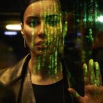 Tina Kandelaki Instagram - Всю неделю наблюдаю за страстями, которые бушуют вокруг глянцевых и не очень персонажей. Вопрос о том, кто же достоин того, чтобы публиковаться в Vogue, интересный, но в данный момент не сильно актуальный. Хотя не надо забывать, что фэшн-журналистика у нас даже в жирные годы не была особо сформирована, поэтому имелось право на некий снобизм в выборе героев. Параллельно с очень интересными обсуждениями коллег новостная сводка напомнила, что в этот день в 1999 году в прокат вышел культовый фильм «Матрица». Ну чем не повод вспомнить роскошную съемку для журнала TATLER?
