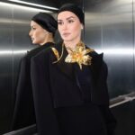 Tina Kandelaki Instagram - Бьюти-расписание Уход за собой для меня как спорт и личная гигиена — обязателен и привычен. Я тщательно подхожу к выбору продуктов для лица и занимаюсь лицом регулярно. Утром я всегда обязательно очищаю лицо, увлажняю его кремом, крашусь. У меня очень много всяких защитных средств: летом я всегда использую SPF, в зимнее время есть дополнительное увлажнения для кожи лица, для волос всегда идет термозащита. Вечером у меня отдельная бьюти-рутина: глубокое очищение, увлажнение, массаж. В моей ванной есть всё: начиная от успокаивающих и глиняных масок, заканчивая альгинатными. Можно сказать, что у меня дома полноценный спа-салон. Дома по выходным я в течение дня поэтапно делаю полноценный уход: от очищения до увлажнения и питания. Есть у меня два инструмента для лица, которые я очень люблю: термальная вода в течение дня и массаж лица, который особенно важен после занятий спортом. Какие бьюти-процедуры вы делаете по выходным? Что обязательно должно быть в уходе? Moscow, Russia
