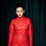 Tina Kandelaki Instagram - Вчера состоялась премьера нового шоу «Сокровища императора». Если вы не знали об этом, значит, не заходили в соцсети, потому что эта новость была везде. Я часто говорю, что мы хотим «завалить» вас премьерами. И как же приятно, когда слова не расходятся с действиями. Мы делаем много реалити на @tnt_online , и мы лидеры в этом жанре. Только мы рискнули первыми поехать в Китай, хотя это и казалось невозможным. Это сложные условия для съемок, для конкурсов, сложности с тем, чтобы уговорить звезд. Все это казалось практически невыполнимым, и ничего бы этого не случилось, если бы не один гениальный продюсер — @likussik В сотый раз повторяю, как важна команда. Командный дух этого реалити за пределами нашей страны, где нас не все знают, зашкаливал. Китайская сторона увидела, что русская команда точно знает, что такое «один за всех, и все за одного». С каждым разом думаю: «Ну это всё — максимум наших возможностей». И каждый раз мы делаем что-то сверх. В таком ключе и будем дальше двигаться. Всё, чтобы вы, приходя домой, включали с интересом наш канал.
