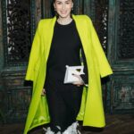 Tina Kandelaki Instagram - Русский человек, как любят шутить в интернетах, больше всего ждет конец рабочего дня, пятницу и весну. Друзья, за окном 1 марта, и хотя местами еще лежит снег, официально зима закончилась. Всех поздравляю с началом этой долгожданной поры. Но для женской половины россиян весна — это не повод расслабляться. Впереди последний рубеж перед еще более долгожданным летом, а значит, самое время привести себя в порядок. Да и 8 марта не за горами. Мы, девочки, знаем, что весеннее настроение создает не солнышко и тюльпаны, а наша красота и улыбки ✨ Меня часто спрашивают, как я готовлюсь к весне. Никакого секрета тут нет — занимаюсь спортом, чтобы быть стройной и готовой к новым нарядам этого сезона. Поэтому призываю всех не упускать возможность держать себя в форме. Сейчас намного легче вставать по утрам, поэтому можно начать день правильно — с тренировки.