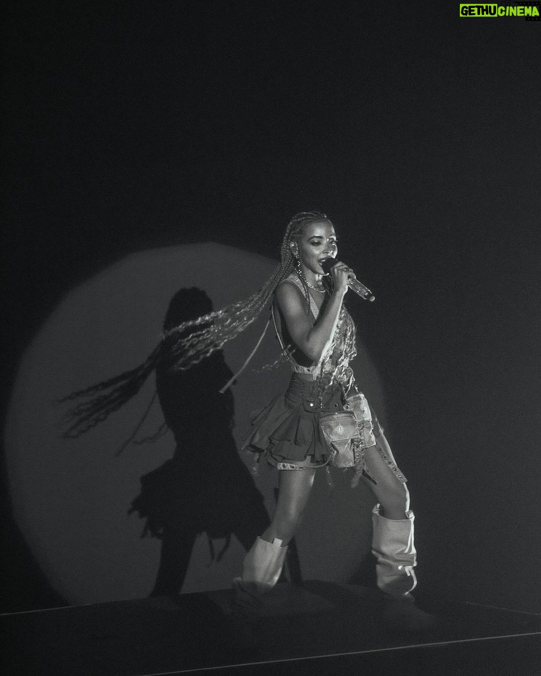 Tinashe Instagram - CHICAGO TONIGHT LFG πΌπ½