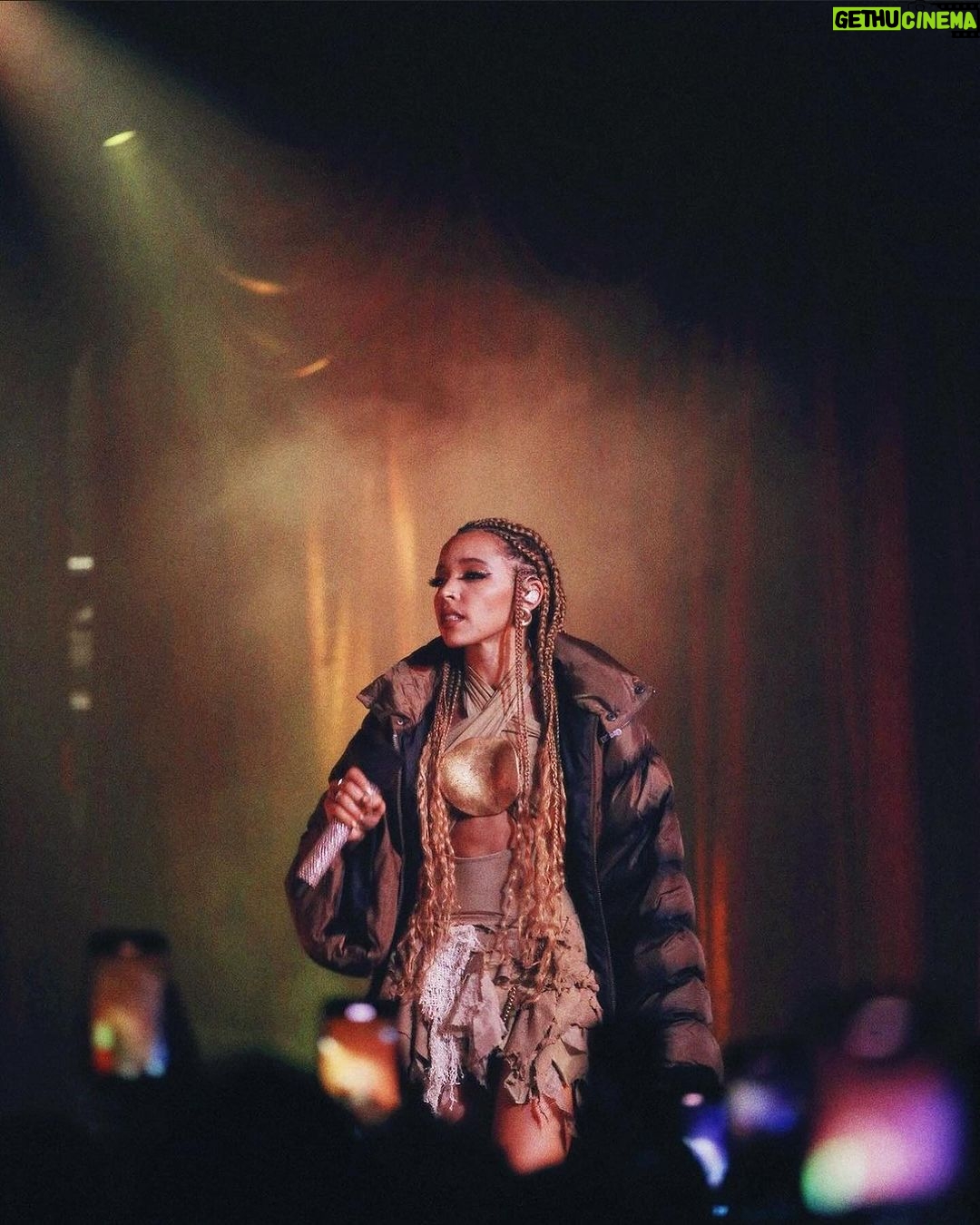 Tinashe Instagram - CHICAGO TONIGHT LFG πΌπ½