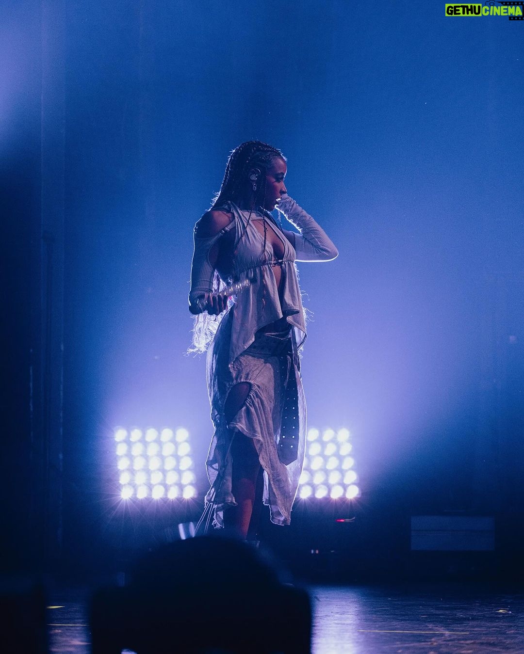 Tinashe Instagram - CHICAGO TONIGHT LFG πΌπ½