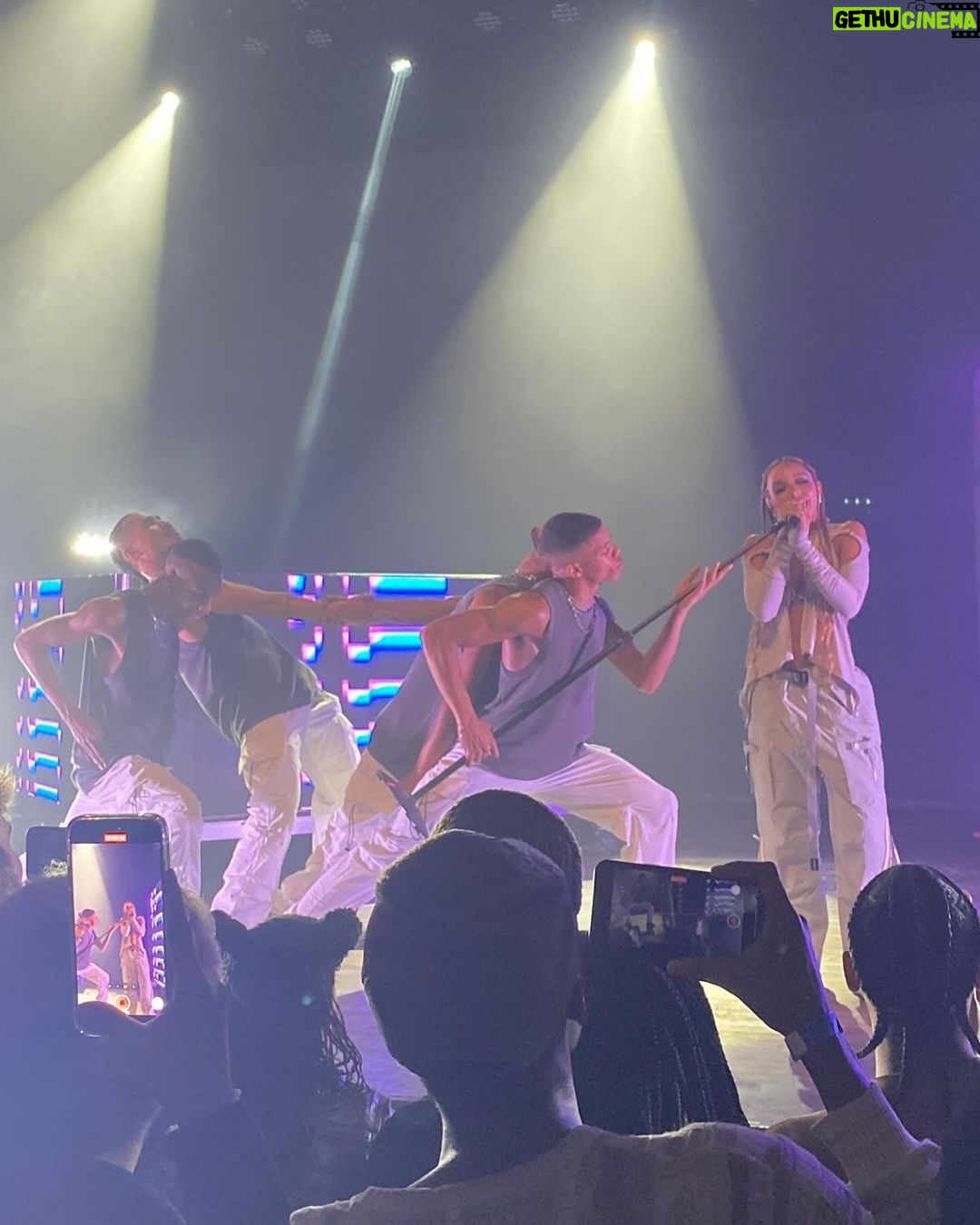 Tinashe Instagram - BB/ANG3L tour continues tonight in BOSTON 🩶