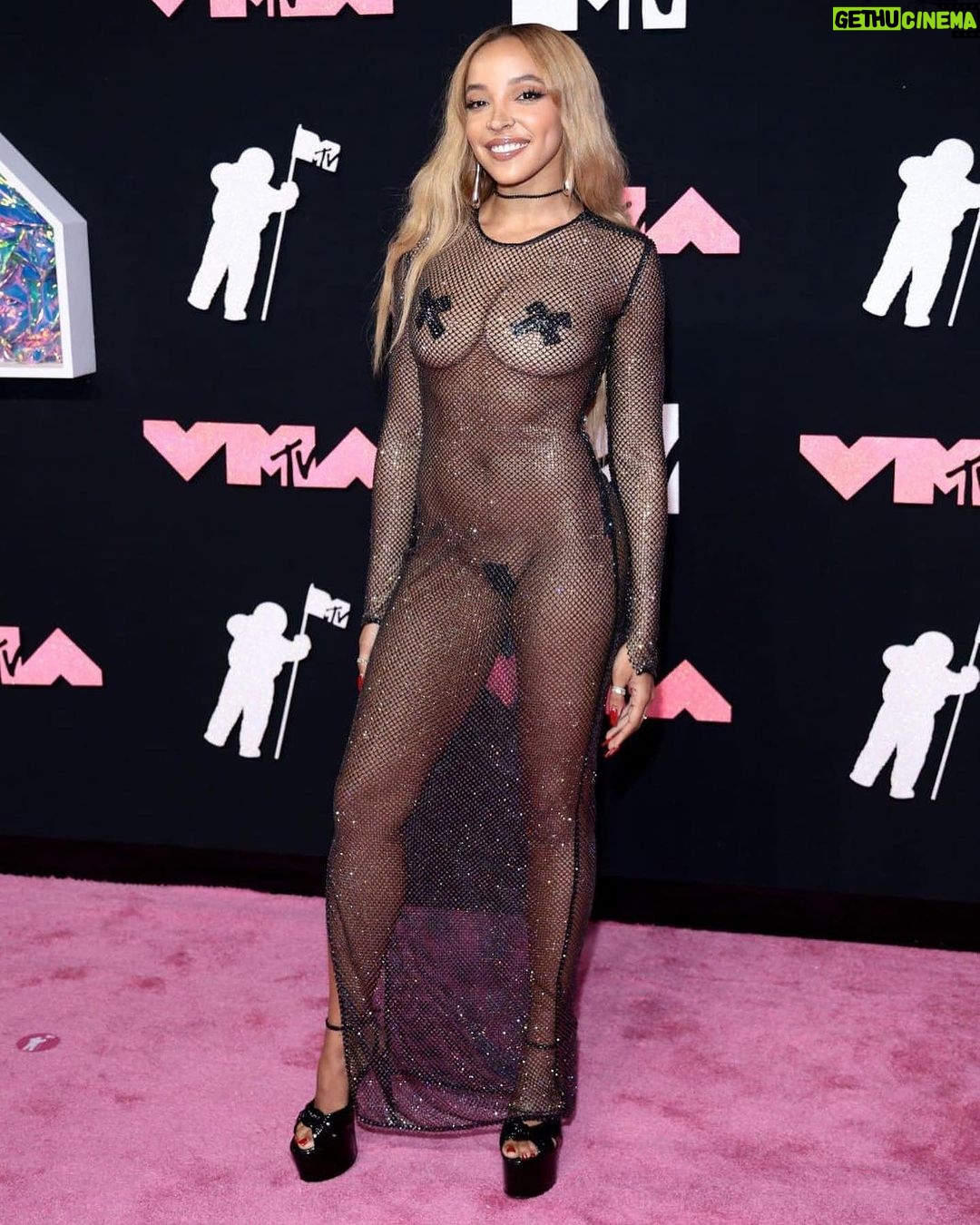 Tinashe Instagram - VMAS π₯ππ«Άπ½π₯΅πΌπ½