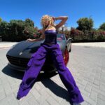 Tinashe Instagram – driving w/ no headlights