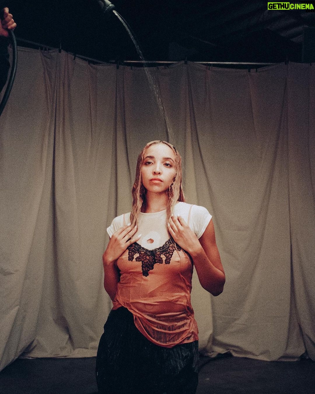 Tinashe Instagram - Have you seen the video for “Talk to me nice” yet ? 🤍 Director - @bradleyjcalder EP/Producer - @willnoyce Production Company - @bigkid.tv DP - @cory.burmester Steadicam - @dylan_burzinski 1st AC - @connorlambert.ac Loader - @jacob.l.dugger Gaffer - @tristanmoffatt Key Grip - @mark_beckerman BBE - @travis.moffatt BBG - Robert Ortwin Prod Designer - @thetacticalchimp Leadman - Jose M Art Coordinator - Lulu O PA - @keegs_jh Photography - @baeth Editor - @bradleyjcalder Colorist - @cameronmarygold @ethos_studio Color Producer - @braydesk Hair - @ninajhair Makeup - @mjr_makeup Stylist - @yasixguilani Bts photography - @baeth & special thanks to my team @simonnegabrielle @rocnation @nicedotlife @beckylopezzz @swagdag1 @wallpaper @krishtakeover and everyone else who made this video possible !