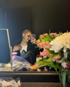 Tinashe Instagram - Back on road 🌟♒️💗🥳‼️🙏🏽🫧🎮🌱🥂😤🚌