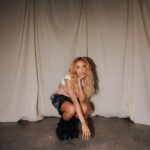 Tinashe Instagram - Have you seen the video for “Talk to me nice” yet ? 🤍 Director - @bradleyjcalder EP/Producer - @willnoyce Production Company - @bigkid.tv DP - @cory.burmester Steadicam - @dylan_burzinski 1st AC - @connorlambert.ac Loader - @jacob.l.dugger Gaffer - @tristanmoffatt Key Grip - @mark_beckerman BBE - @travis.moffatt BBG - Robert Ortwin Prod Designer - @thetacticalchimp Leadman - Jose M Art Coordinator - Lulu O PA - @keegs_jh Photography - @baeth Editor - @bradleyjcalder Colorist - @cameronmarygold @ethos_studio Color Producer - @braydesk Hair - @ninajhair Makeup - @mjr_makeup Stylist - @yasixguilani Bts photography - @baeth & special thanks to my team @simonnegabrielle @rocnation @nicedotlife @beckylopezzz @swagdag1 @wallpaper @krishtakeover and everyone else who made this video possible !