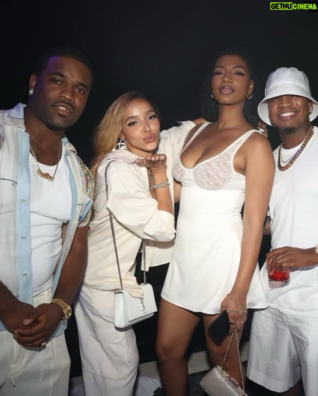 Tinashe Instagram - It was a full moon in Capricorn last night, hope u made a wish🤍 East Hampton, NY