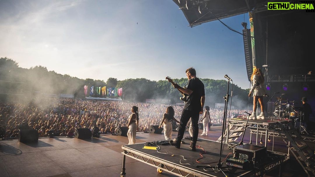 Tinashe Instagram - Thatโs a wrap on euro tour summer 23!! THANK YOU FOR ALL THE LOVE ๐ฅน๐ซถ๐ฝ ๐๐๐ฏ Europe