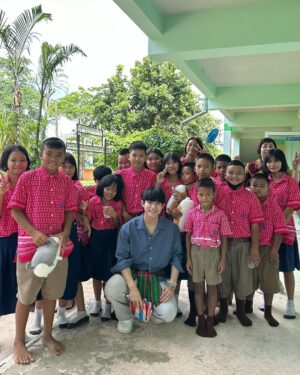 Tinnasit Isarapongporn Instagram - We all appreciate everyone who helped make this possible. This is extremely important to us. We want to speak up for underpriviledged children so they can have the whole happiness, knowledge, and education they deserve. We are pleased.  And this is only the beginning!🍀 #unit