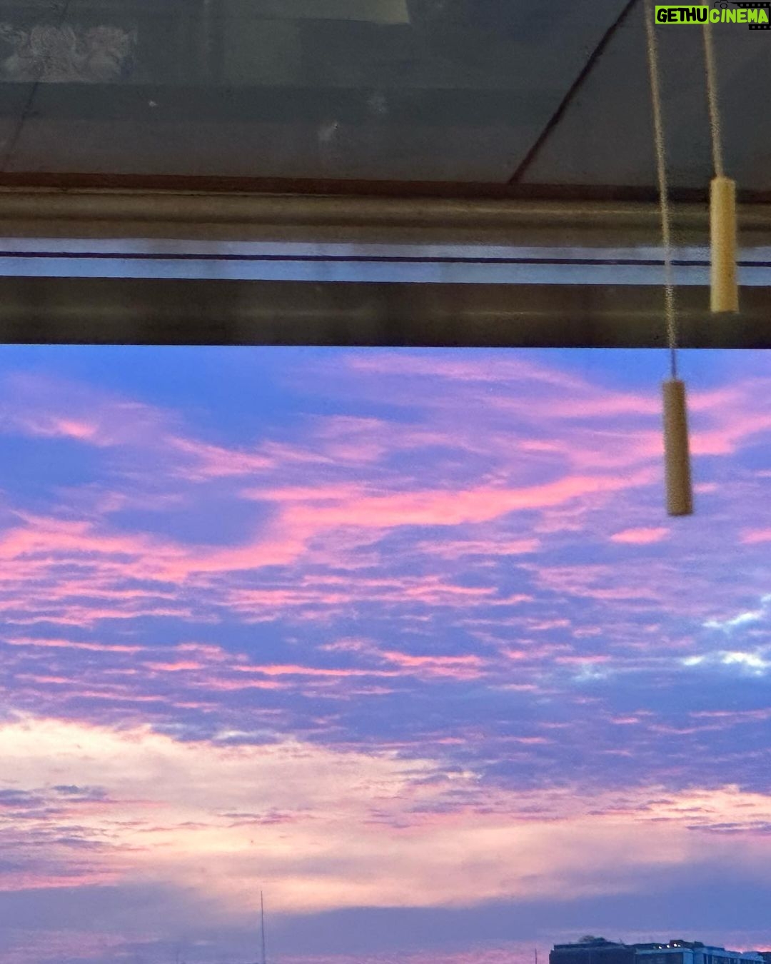 Tinnasit Isarapongporn Instagram -