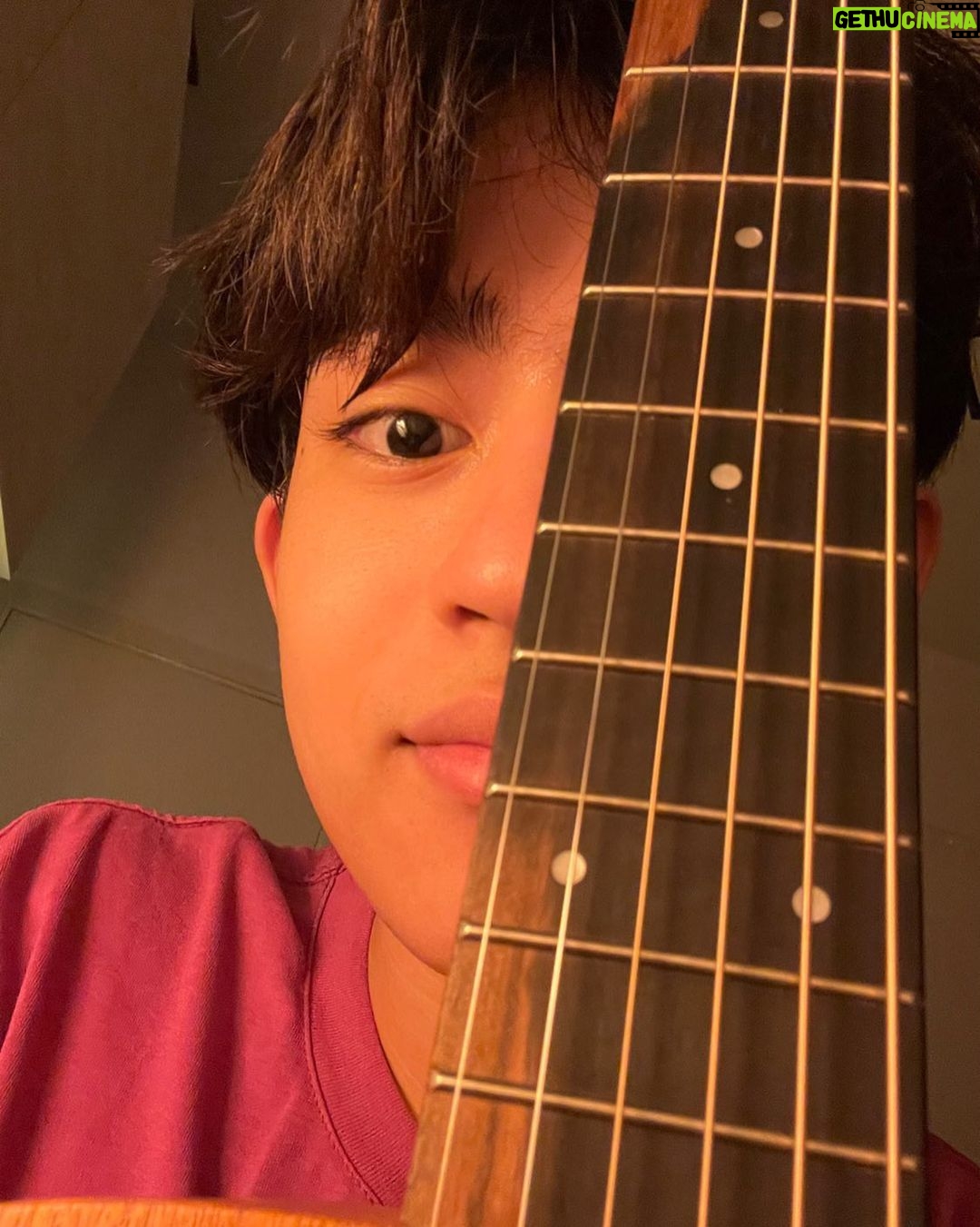 Tinnasit Isarapongporn - 458K Likes - โฮกกก