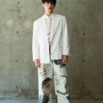 Tinnasit Isarapongporn Instagram - #ELLEMan: Life is always filled with music and art for Tinnasit Isarapongporn – Barcode to his fans. At 19, the Thai sensation is creating waves in his country and beyond. Barcode made his acting debut last year as Porchay in the popular TV series KinnPorsche, which has a strong fan base among the Indian BL (Boy Love) community. Head to 🔗 in bio to read our exclusive conversation with the Gen Z star about all things drama and music. . Words by: @16ektasinha Images via: @beoncloud.official . Read the full story on ELLE India's new issue or download your digital copy via Magzter. . #Barcode #ThaiBL #KinnPorscheTheSeries #DFF