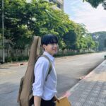 Tinnasit Isarapongporn Instagram - นี่คือหนึ่งในการเดินทางอันยาวไกล สู่เส้นทางอนาคตการศึกษาที่ดีของน้อง ๆ เด็กและเยาวชน ผมดีใจที่ได้ใช้ความสามารถของผม ร่วมกับแรงสนับสนุนของผู้บริจาคทุกท่านที่เป็นสิ่งสำคัญในการผลักดันให้โครงการนี้บรรลุผลสำเร็จ ผมขอขอบคุณและหวังว่าเราจะได้พัฒนาโลกใบนี้ให้ดียิ่งขึ้นไปด้วยกันครับ 🌏📚 Chulalongkorn University