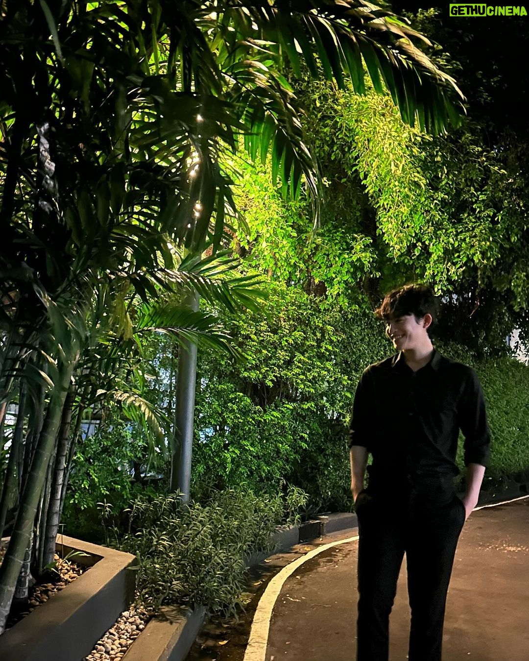 Tinnasit Isarapongporn - 286.3K Likes - Night date with me