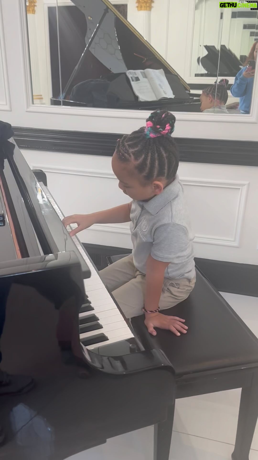 Tiny Harris Instagram - This is one session with the piano teacher that @kandi & Todd turned me on to. Thank you guys cause I’ve been trying to find someone. She even asked for her teacher to leave the book & she reading it & playing it! When I say #HeiressDoesItAll I meant that!! Let her get some real time under her belt we gone be like the nxt @aliciakeys 🤑 #1stPianoSession #HeiressDoesItAll #ProudMama