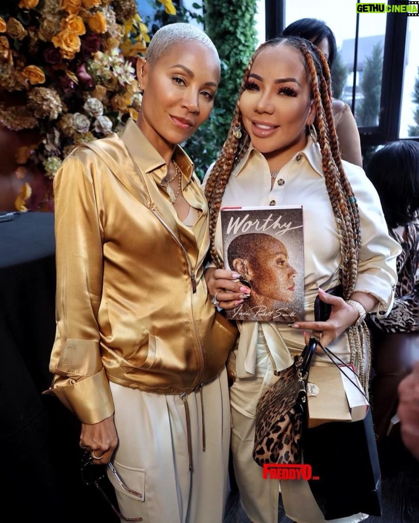 Tiny Harris Instagram - Yesterday my sis @kandi hosted an event where we spent time with @jadapinkettsmith .. She gave us a lot of insight on her new book. Sending Blessings & Love to her entire Smith family.. 🙏🏽❤️ Glam 💄@shereeglamdolls @adorningimpact braids