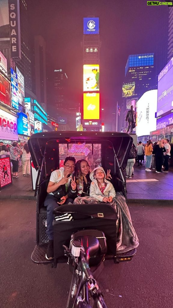 Tiny Harris Instagram - Took my two youngest kids @majorpharris & @heiressdharris to NY since Babygirl said she’d never been; but she had, just too young to remember. Needless to say we had The Best Time in the Big 🍎 & Jersey…can’t wait to get back. We decided to check out #NickelodeonUniverse first then Michael Jackson story on Broadway. Then we took a stroll around Time Square. Day 1 #NewYork #HarrisFamilyHustle #MajorHarris #HeiressHarris #HeiressDoesItAll #TimeSquare #SummerBreak #NewYorkCity Nickelodeon Universe