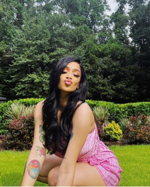 Tiny Harris Instagram - It’s a real beauty Queens birthday @deyjahimani my dawg for life!!! Love u lady with all my heart & soul.. we turning up for u all wk!! Show our baby some bday love guys!! 💛🫶🏼🎉🎂