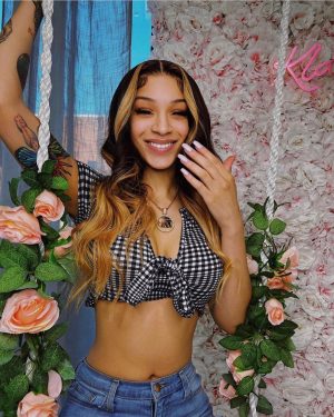 Tiny Harris Instagram - It’s a real beauty Queens birthday @deyjahimani my dawg for life!!! Love u lady with all my heart & soul.. we turning up for u all wk!! Show our baby some bday love guys!! 💛🫶🏼🎉🎂