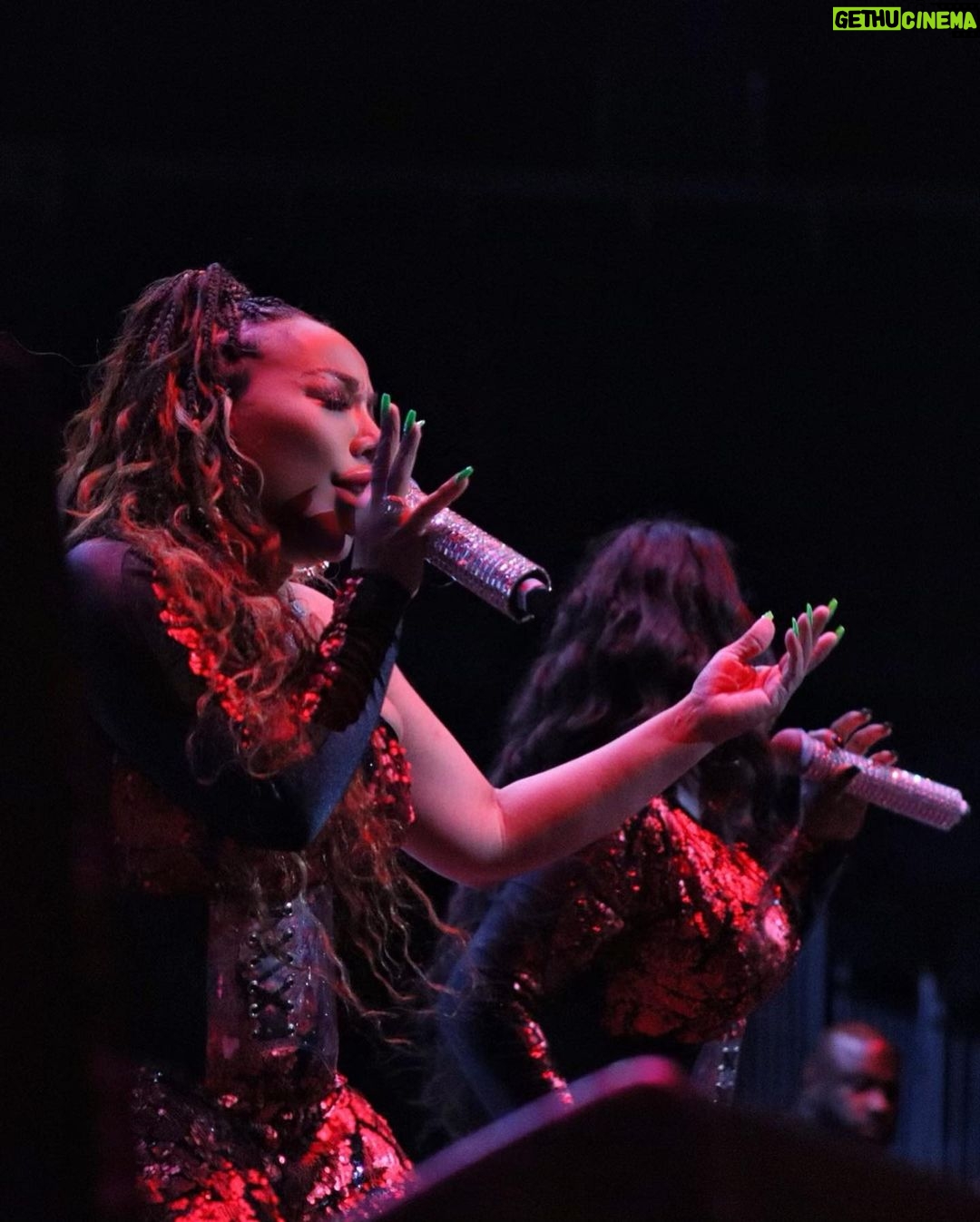 Tiny Harris Instagram - We had an amazing night with u Orlando..thanks for all the love you showed @kandi @therealtamikascott & I.. it’s up & stuck with us & all y’all who showed up for us!! Jacksonville what we doing?!! It’s your night!! So pull up on us!! 🖤🫶🏼🖤 📸 @hauseofglam @yoboitay @imanistylez_ Styled by @troystylez big thank you to our team @anthonyburrell got us turnt up!!! @globaleventsproduction 🫶🏼 Oh & my nails poppin for sumthin @imnails
