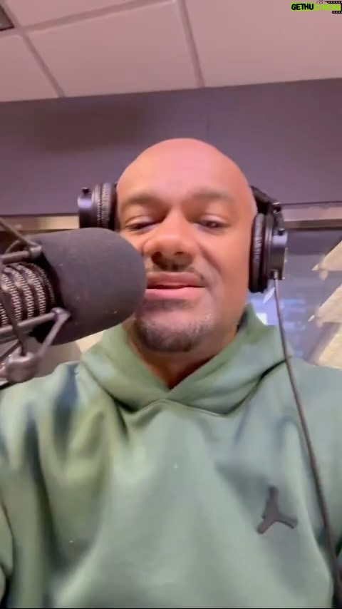 Tiny Harris Instagram - Wow @bigtiggershow thank you so much for playing @heiressdharris him & Heiress got a special bond. @v103atlanta has been showing her so much love every since @djgregstreet leaked it yesterday🥰🤞🏼So thankful for everyone who love & support my babies!!! Go Heiress!!! #HeiressHarris #whatdoeschristmasmeantoyou #ComingSoon #V103 #BigTiggerShow