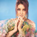 Tisca Chopra Instagram – Bloomin .. 

In @gauriandnainika 
📸 @vidhigodha 
@stylemuze 
@gucci 
@shopeurumme 
@cashmakeupartistry 
@ashisbogi 
@netflix_in 
#murdermubarak 
#everydayslay