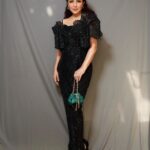 Tisca Chopra Instagram – A huge congratulations and welcome to @tanieyakhanuja who has opened a stunning store at Kala Ghoda in Mumbai 🥂
What a delight to meet the talented and warm Tanieya .. and also so many dear friends last night! 

📸 @shannonmikhaillobo 
Wearing @tanieyakhanuja (of course) 
Bag @houseofbio_by_rittikhanna 
👡 @gianvitorossi 
Hair @shabnam_azmi 
Makeup @arvindmakeupartist00 
#everydayslay