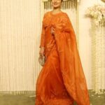 Tisca Chopra Instagram – Swipe to see what happens 15 years down.. 

Wearing 
@toraniofficial 
@anmoljewellers 
@gianvitorossi 
Makeup @makeupbymahi.k 
Hair @kromakaysalon #Jyoti 
Style Assitant @ziniyasfashion 

#iranupurreception #everydayslay