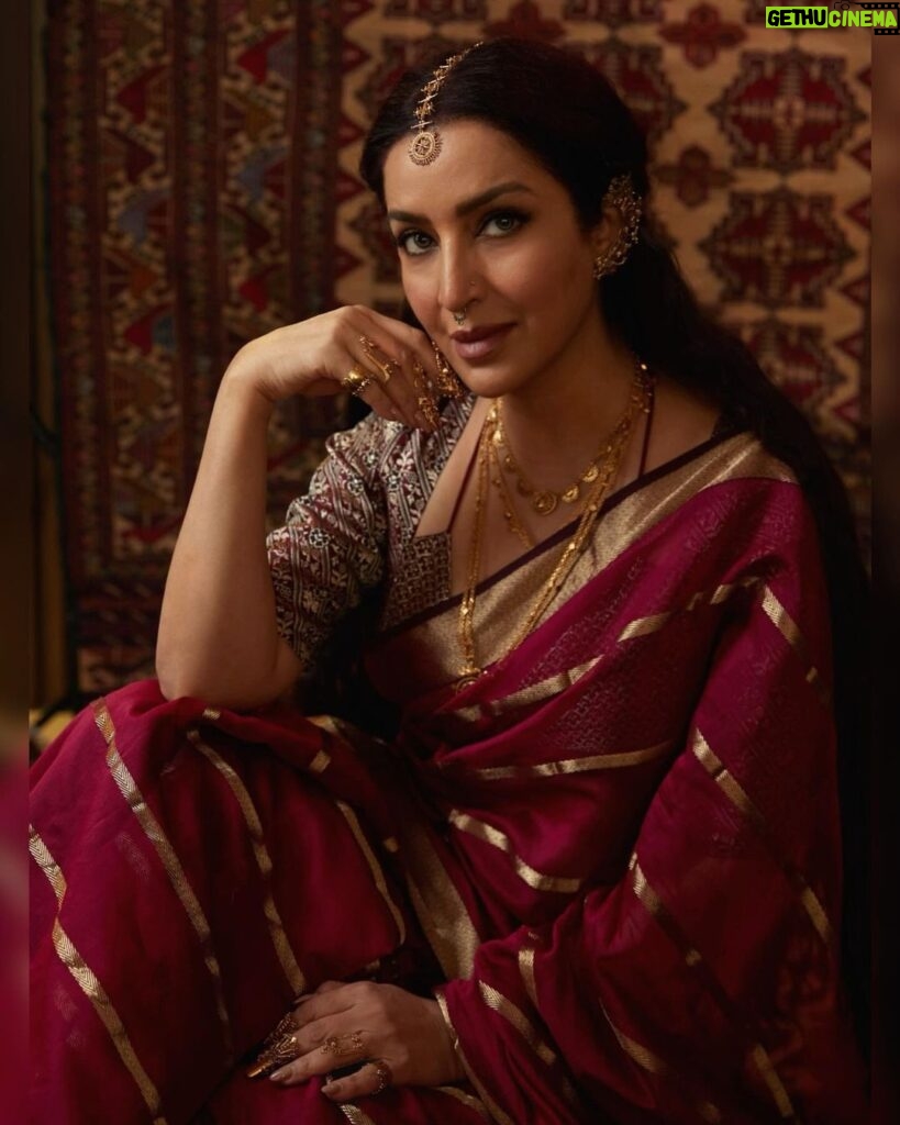 Tisca Chopra Instagram - Queen vibes .. Wearing @labelsouravdas @kavyapotluriofficial Carpet @obeetee 📸 @shannonmikhaillobo Concept @theitembomb