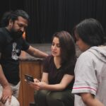 Tisca Chopra Instagram – The movies, the magic of story and the search for a truthful performance, always been the story of my life ..
So when I decided to direct, it had to be a film about an actor, and how far she would go for a truthful performance .. 
If you haven’t seen it, #Rubaru (link in bio) is on @youtube on the @largeshortfilms platform who are my dear producers for all short films I have made so far.. #Chutney and #chhuri 
A big shoutout to my cast and crew 
@arjun__mathur @chitrashi 
@raysirsha #biswadeepchatterjee 
@singvikram.83 
@shrutimahajancasting 
@mastercutpictures
@anuishma 
@antaraclicks 
@farooquinaved 
@anantfilms 
@namshenoy3 
#konarksaxena 
#gunjanarora 
#rahuljain

#everydayslay