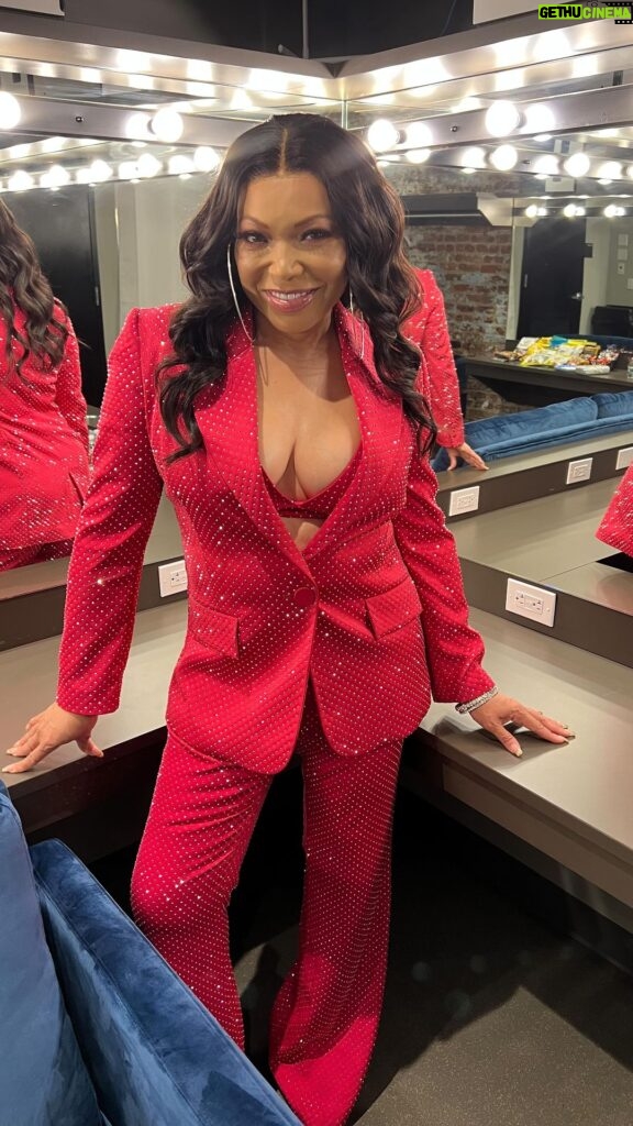 Tisha Campbell Instagram - No place like home! Thanks to @nadinemerabi for keeping me suited and booted! Hair: @hairbysadiku tailored by: @thekevinmayes