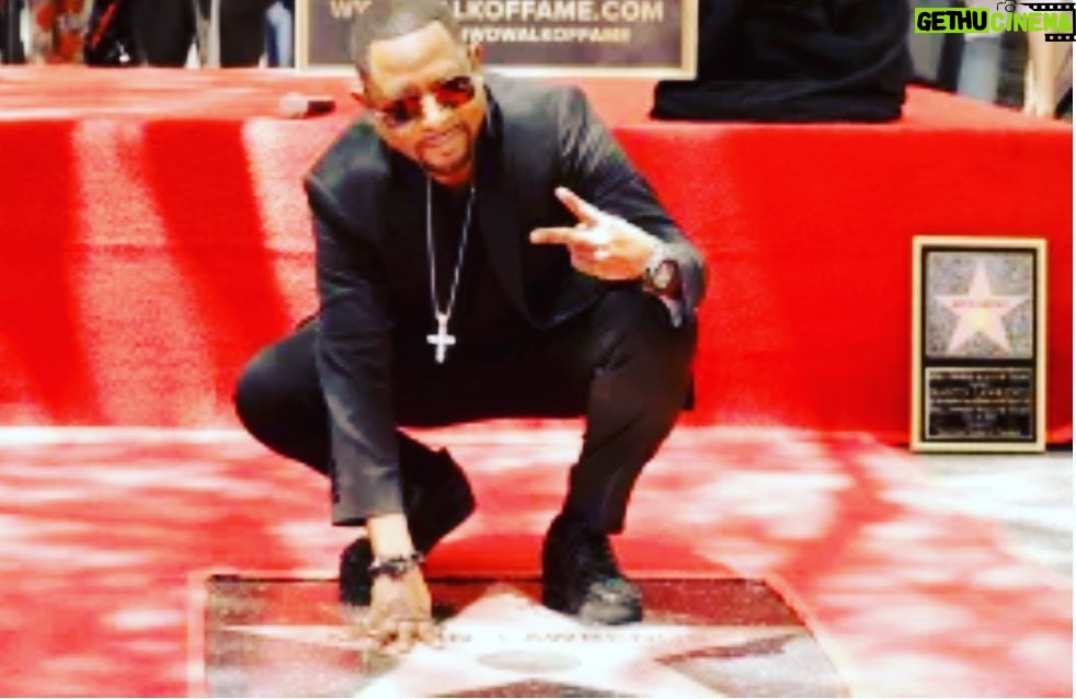 Tisha Campbell Instagram - Wish I could’ve been there couldn’t get off that set but everyone PLEASE congratulate @martinlawrence on his #staronthewalkoffame SOOOOOO DESERVING!