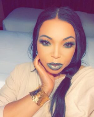 Tisha Campbell Instagram - Vibes… ❤️❤️❤️❤️❤️ @meltcosmetics I did it all by myself @lora_arellano !!!!!!