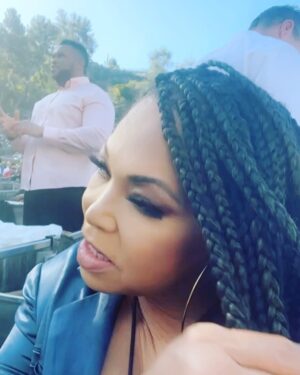 Tisha Campbell Instagram - #happyjuneteenth I got to hang w my forever friend/sis @theajzone at @CNN ‘s coverage of the #juneteenth concert. Caught up w @deoncole @comedianlilrel and got to claim  @lesdogggg as my NEW friend!!!!!! I saw @amandaseales glowing and looking gorgeous Hugged on @chakaikhan and saw @theroots @iamluckydaye @earthwindandfire @officialbellbivdevoe and others tear up the stage AND CHILE that @theebillyporter slayed the children for filth! I closed the show and introduced @anthonyhamiltonofficial  @michellewilliams and The legends @therealmarymary Mannn what a concert! Yes Juneteenth is one day out of the year but celebrating and fight for black freedom is every day. 🖤🖤🖤🖤 I love y’all
