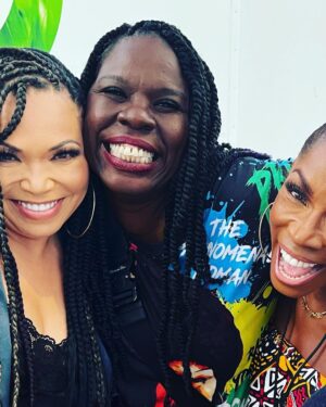 Tisha Campbell Instagram - #happyjuneteenth I got to hang w my forever friend/sis @theajzone at @CNN ‘s coverage of the #juneteenth concert. Caught up w @deoncole @comedianlilrel and got to claim  @lesdogggg as my NEW friend!!!!!! I saw @amandaseales glowing and looking gorgeous Hugged on @chakaikhan and saw @theroots @iamluckydaye @earthwindandfire @officialbellbivdevoe and others tear up the stage AND CHILE that @theebillyporter slayed the children for filth! I closed the show and introduced @anthonyhamiltonofficial  @michellewilliams and The legends @therealmarymary Mannn what a concert! Yes Juneteenth is one day out of the year but celebrating and fight for black freedom is every day. 🖤🖤🖤🖤 I love y’all