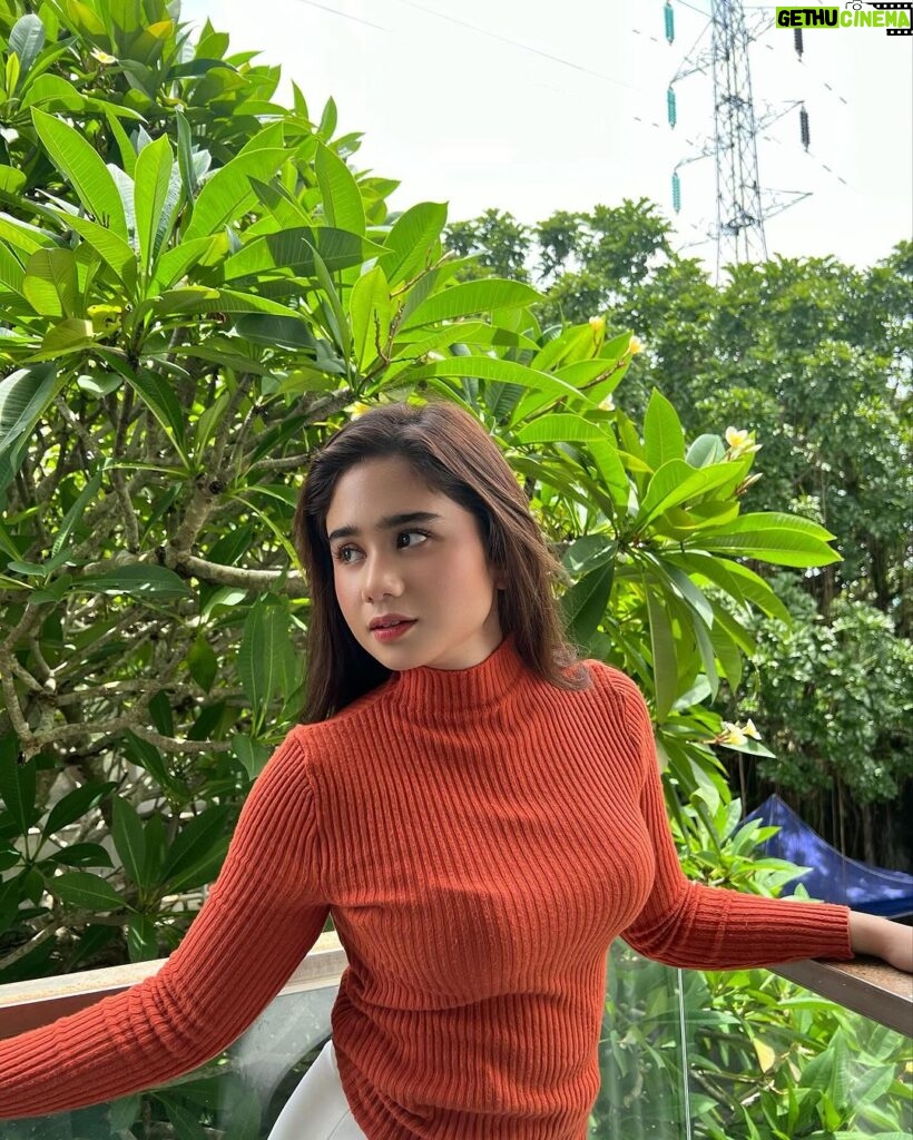 Tissa Biani Azzahra Instagram - meeting you was like listening to a song for the first time and knowing it would be my favourite 🫶🏻 Special Region of Yogyakarta
