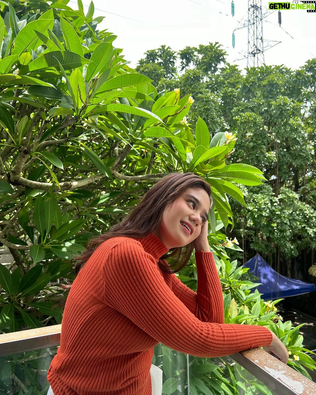 Tissa Biani Azzahra Instagram - meeting you was like listening to a song for the first time and knowing it would be my favourite 🫶🏻 Special Region of Yogyakarta