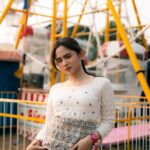 Tissa Biani Azzahra Instagram - wow besok katanya @pilem.agak.laen tayang dibioskop. aku sih udah gak sabar banget yah ketemu marlina ya besokkkk! see u 😘