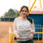 Tissa Biani Azzahra Instagram - wow besok katanya @pilem.agak.laen tayang dibioskop. aku sih udah gak sabar banget yah ketemu marlina ya besokkkk! see u 😘